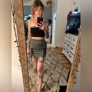 MOTEL plaid / tweed button up mini skirt 🖤